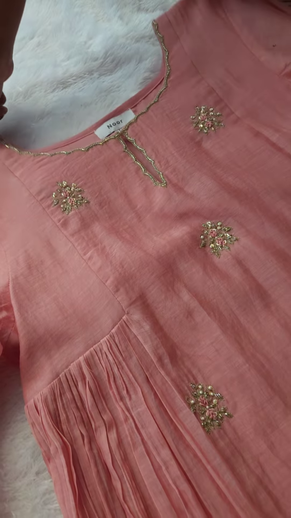 Elegant Hand-Embroidered Kurta Set – Rose Pink - Image 3